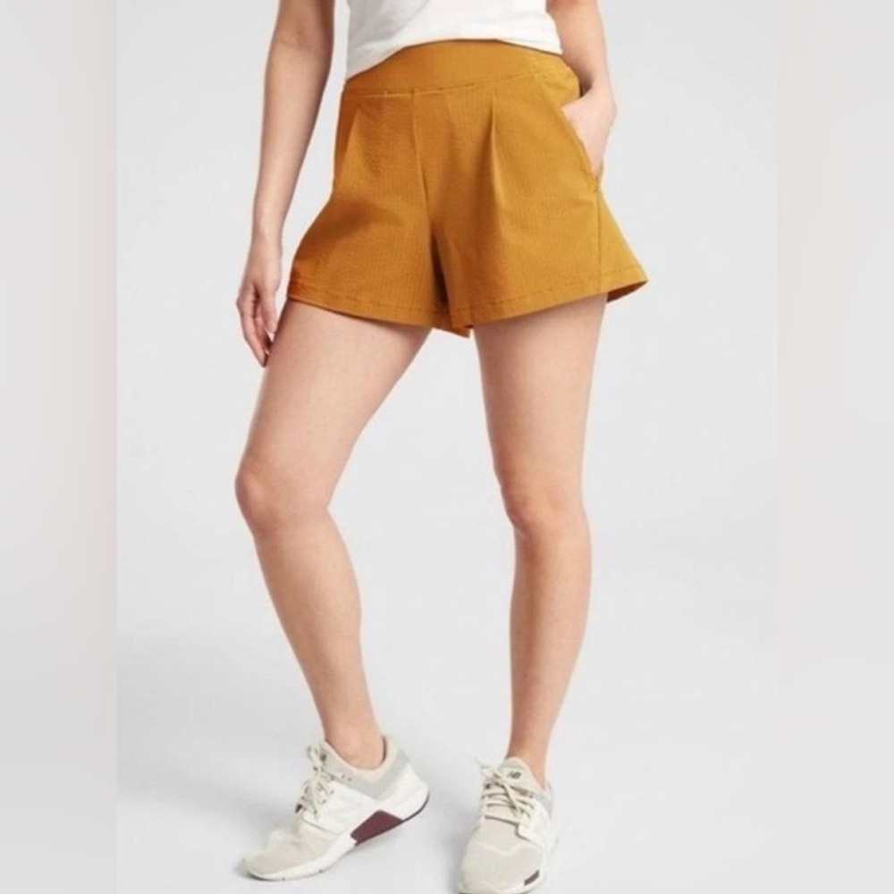 Athleta Women's Textured Brooklyn Short in Tuscan Gold Size US 8 EUC